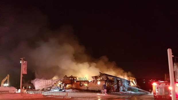 Le premier magasin de centre de rénovation Patrick Morin détruit par le feu 