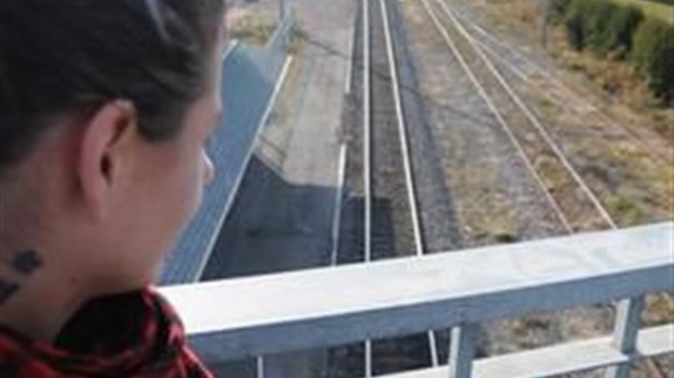 Elle sauve une désespérée qui voulait se lancer dans le vide