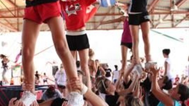 Des cheerleaders en pleine forêt