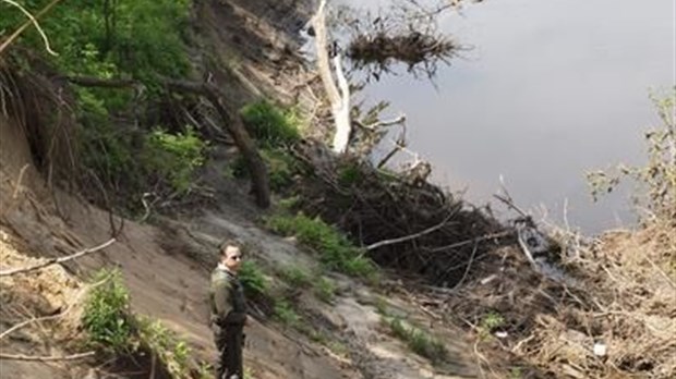 Cadavre trouvé sur la berge de la rivière L'Assomption
