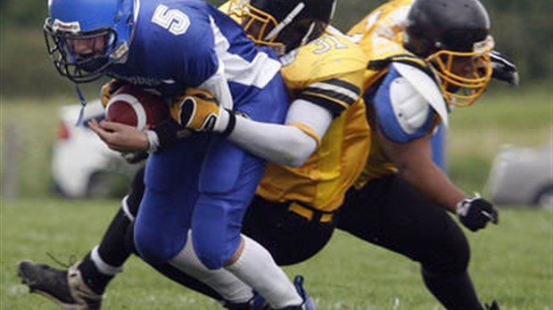 Les commotions cérébrales au football : nos jeunes sont-ils en danger?
