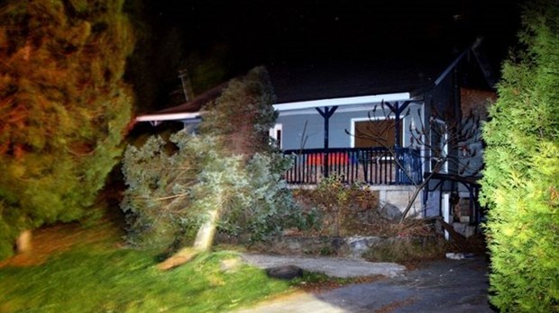 L’ouragan Sandy cause des dommages