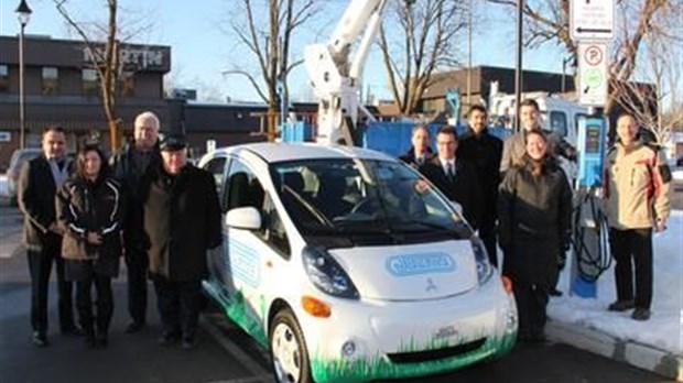 Premières à Joliette : bornes électriques publiques et voiture I-MIEV