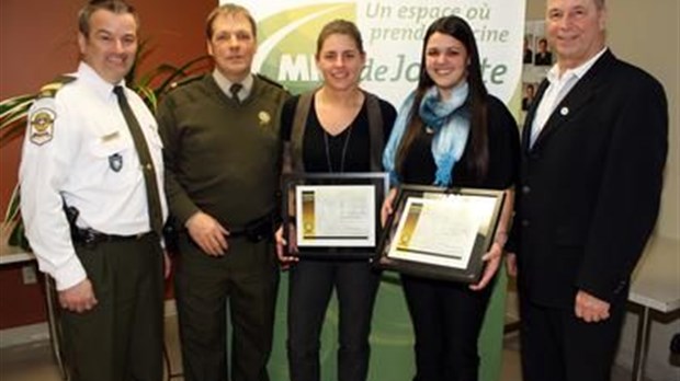 Deux citoyennes honorées pour leur vigilance