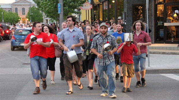 Joliette se fait entendre à coup de casseroles