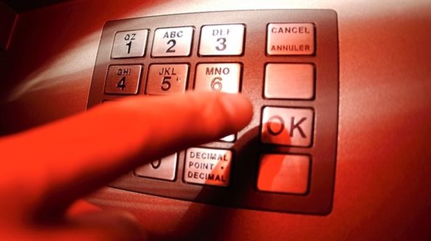 Vols de cartes de guichet : la SQ recherche un groupe organisé