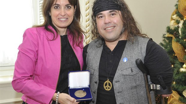 Véronique Hivon récompense Martin Deschamps