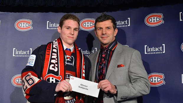 Un jeune hockeyeur reçoit une bourse du CH