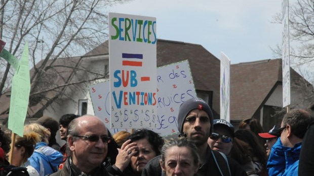 Les organismes communautaires manifestent à Joliette