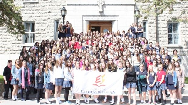 « Journée sans maquillage » au Collège Esther-Blondin