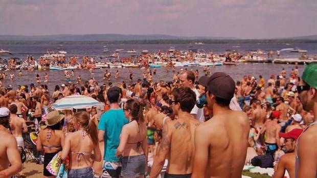 Les fêtards dénoncent la décadence