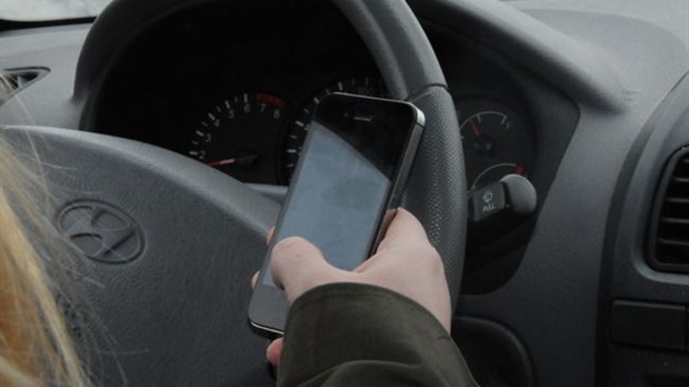 Le cellulaire au volant sera durement puni