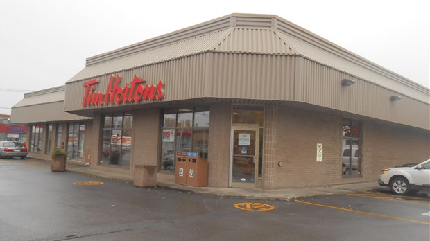 Deux Tim Hortons fermés la nuit