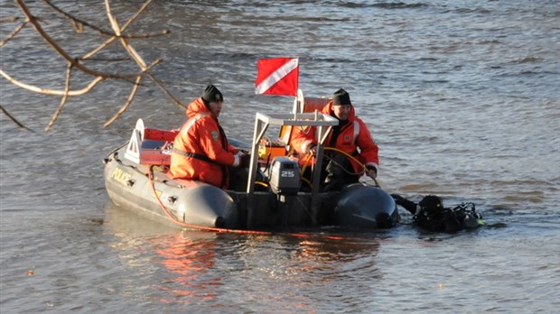 Une automobile a sombré dans l'eau à St-Ignace-de-Loyola