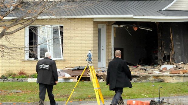 Tragique accident à Saint-Alexis: une voiture fonce dans une maison