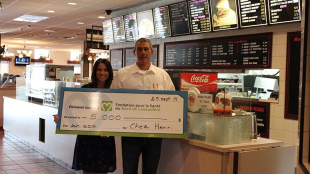 Le restaurant Chez Henri remet 5000$ à la Fondation pour la Santé du Nord de Lanaudière