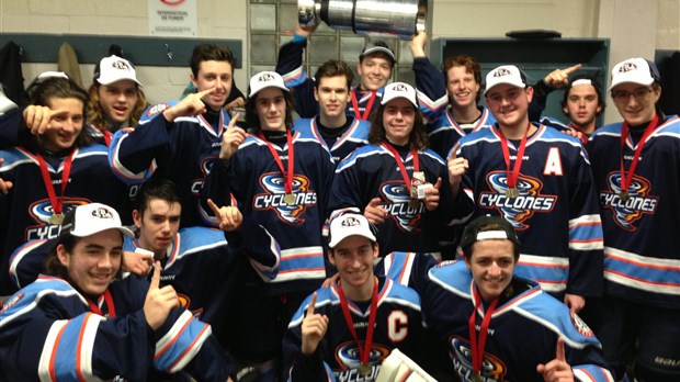 Les Cyclones midget A-2 champions