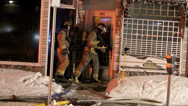 Un incendie criminel endommage un édifice