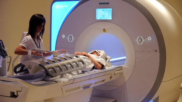 Bris de l'appareil pour la résonance magnétique