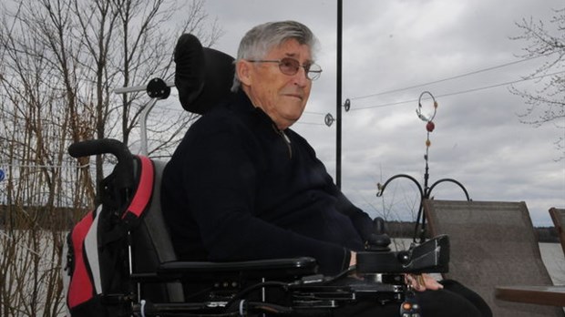 Un paraplégique forcé de se débrouiller seul