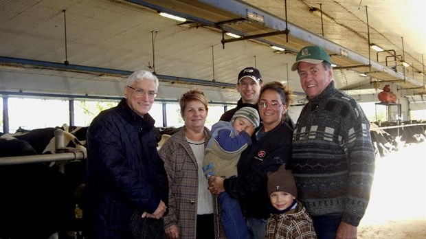 Soheil Eid rencontre Gilbert Perreault, président des Producteurs de lait de Lanaudière