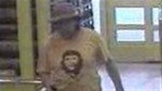 Deux suspects recherchés pour vol et fraude à Saint-Charles-Borromée