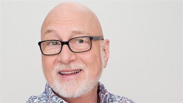 Patrick Normand sur la scène du Centre culturel de Joliette