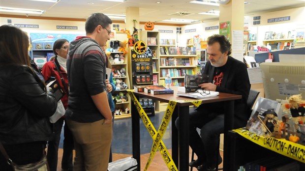 Patrick Sénécal de passage à la librairie Martin de Joliette