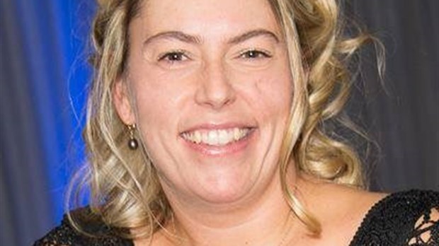 Pascale Lapointe-Manseau reçoit les félicitations de la FCCQ