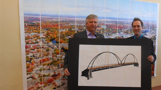 Une passerelle flottante sur la rivière l’Assomption