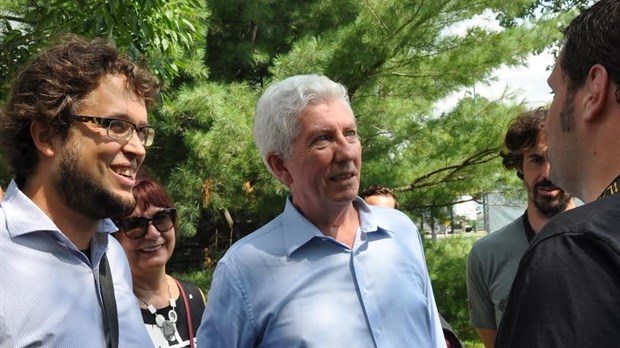 Gilles Duceppe visite Mémoire et Racines