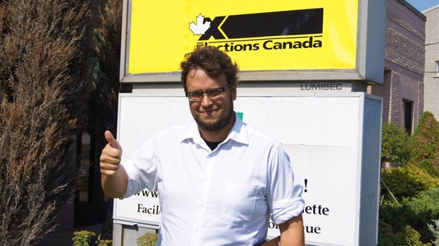 Gabriel Ste-Marie, premier à déposer son bulletin de candidature