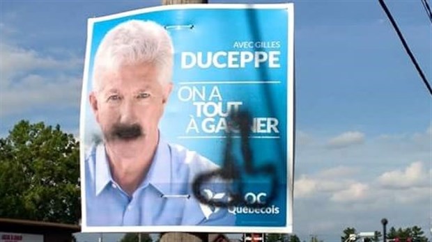 Une affiche du Bloc québécois vandalisée