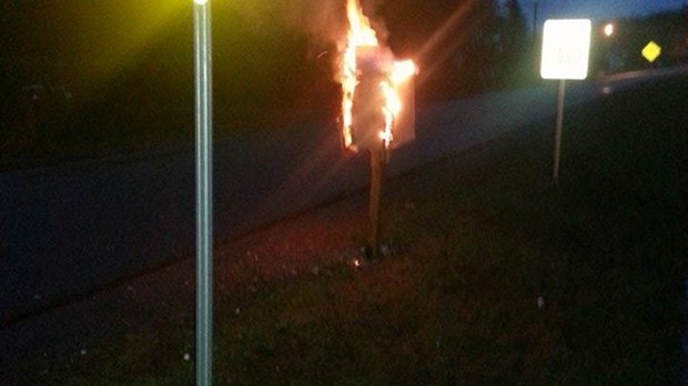 La bibliothèque de rue de Notre-Dame-de-Lourdes a été incendiée 