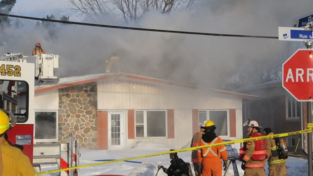 Résidence endommagée par le feu à Notre-Dame-des-Prairies