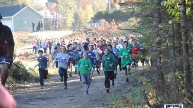 3200 participants aux championnats régionaux scolaires de cross-country, région Laurentides-Lanaudière!