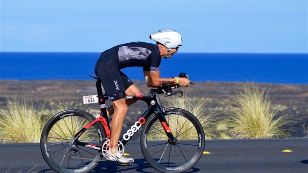 Pierre Jr Heneymand termine cinquième dans sa catégorie au Ironman d’Hawaï