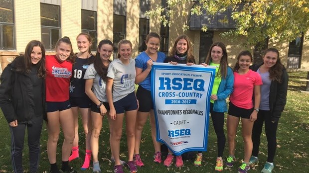 Les élèves des programmes Sport-Étude de Thérèse-Martin s’unissent pour remporter la bannière de Cross-Country chez les cadettes filles
