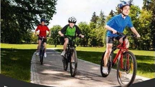 À vélo en famille pour le Rallye des parcs à Notre-Dame-des-Prairies