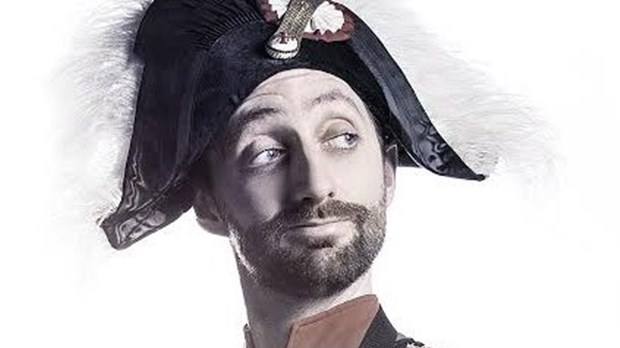 Les dessous de la pièce de théâtre humoristique Napoléon voyage