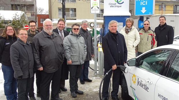 La Ville de Joliette offre maintenant une borne de recharge rapide pour les véhicules tout électriques