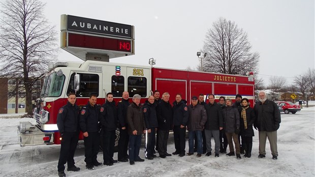 Manteaux et vêtements chauds pour l'Association pour les jeunes de la rue de Joliette