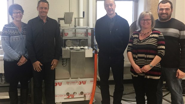 Un don de 25 000 $ de TRJ Telecom permet l’acquisition de  nouveaux équipements en Technologie du génie civil au Cégep à Joliette