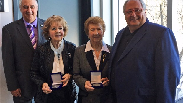 Deux Prairiquoises honorées lors de la cérémonie de remise de médailles du Lieutenant-gouverneur pour les aînés