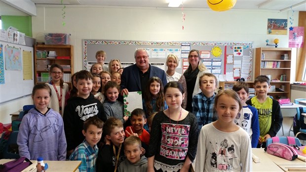 Un matin bien spécial pour les jeunes élèves prairiquois!