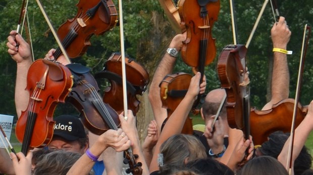 125 musiciens du CAMP VIOLON TRAD QUÉBEC en concert au Festival Mémoire et Racines