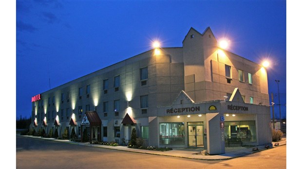 Le Days Inn Berthierville remet 2000$ à la fondation Movember