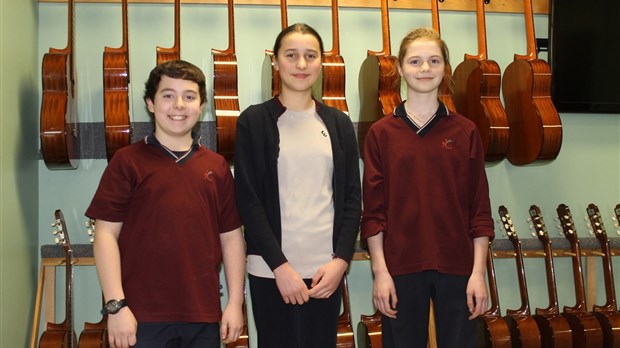 Des guitaristes du Collège Champagneur boursiers du camp musical Père Lindsay