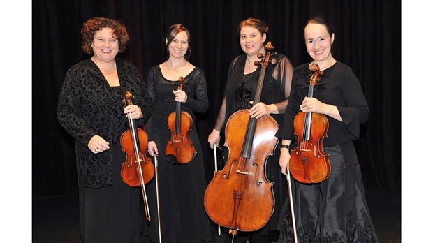 Mozart et Anne‐Marie Dubois visitent le Quatuor Claudel‐Canimex