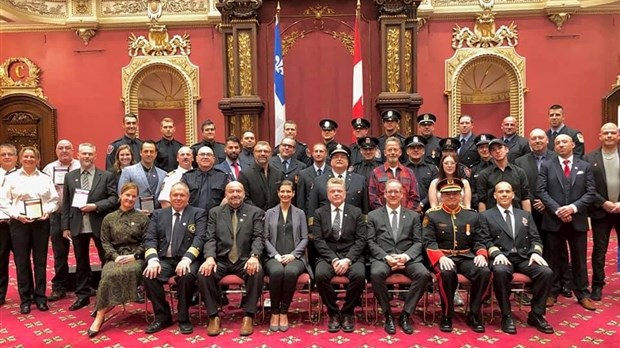 Cinq pompiers de la région de Lanaudière ont reçu la Médaille pour acte méritoire